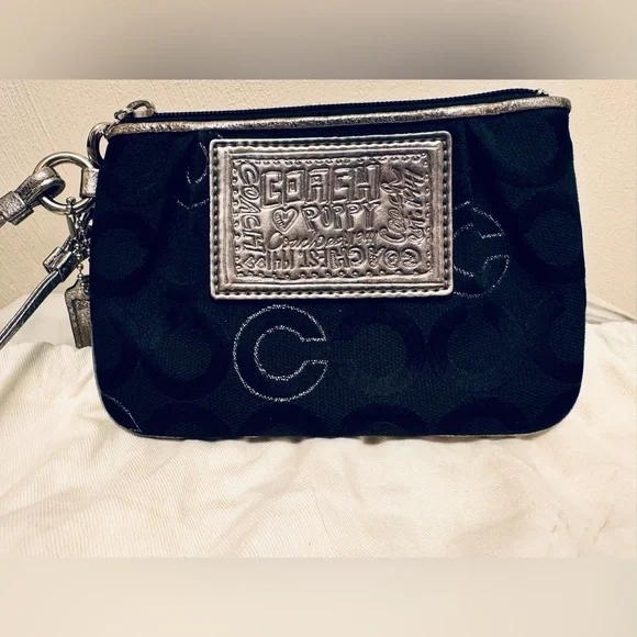 Coach Women's Black Silver Trim SIGNATURE POPPY 1941 Wristlet and Dust Bag - Picture 3 of 8
